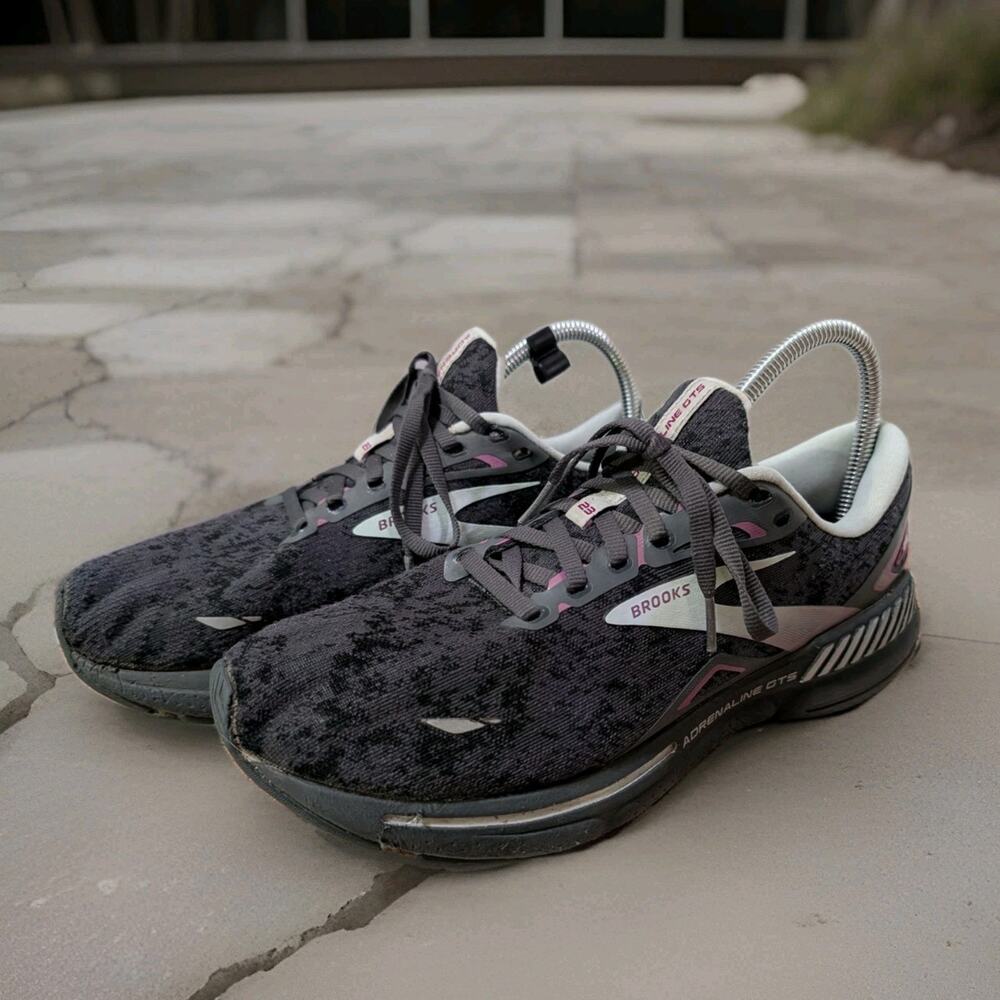 Brooks Womens Adrenaline GTS 23 1203811B072 Black Running Shoes Sneakers Sz 10